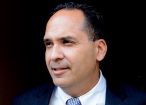 Dr. Carlos Vazquez